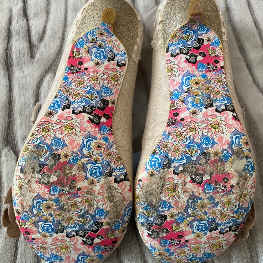 Irregular Choice Daisy Dayz cream kitten heels 39/8 - Picture 3 of 6